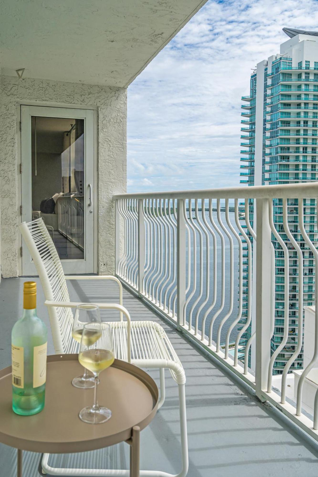 Lux 2B/2B Brickell - Free Parking Apartment ไมอามี ภายนอก รูปภาพ
